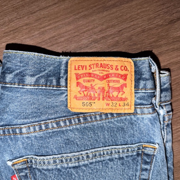 Levi's Women's Classic Blue Straight Jeans - Picture 2 of 5